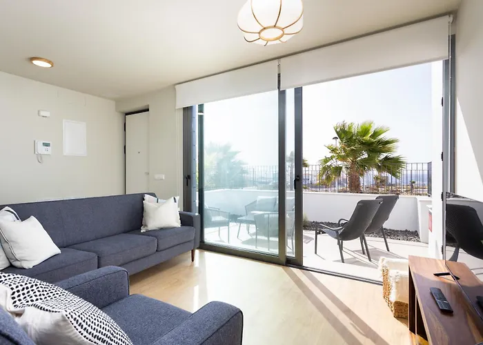 Home2book Nordes Pool & Terrace,