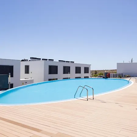 Home2book Nordes Pool & Terrace,