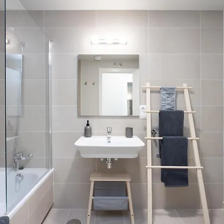 Home2book Nordes Pool & Terrace, 公寓 *