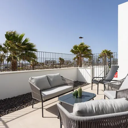 Home2book Nordes Pool & Terrace, 公寓 *