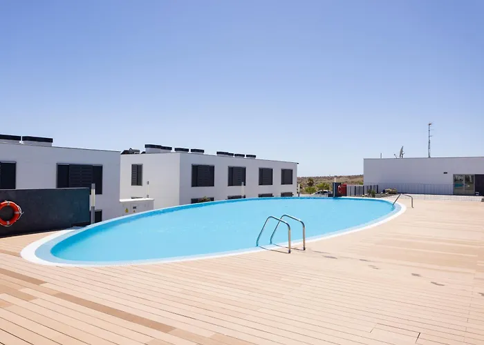 Home2book Nordes Pool & Terrace,